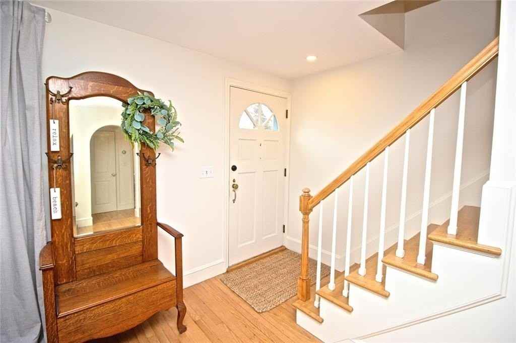 139 Coggeshall Ave - Photo 5 of 50