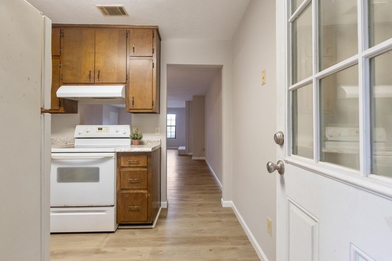 1956 Nicklaus Dr Apt A #A - Photo 3 of 24