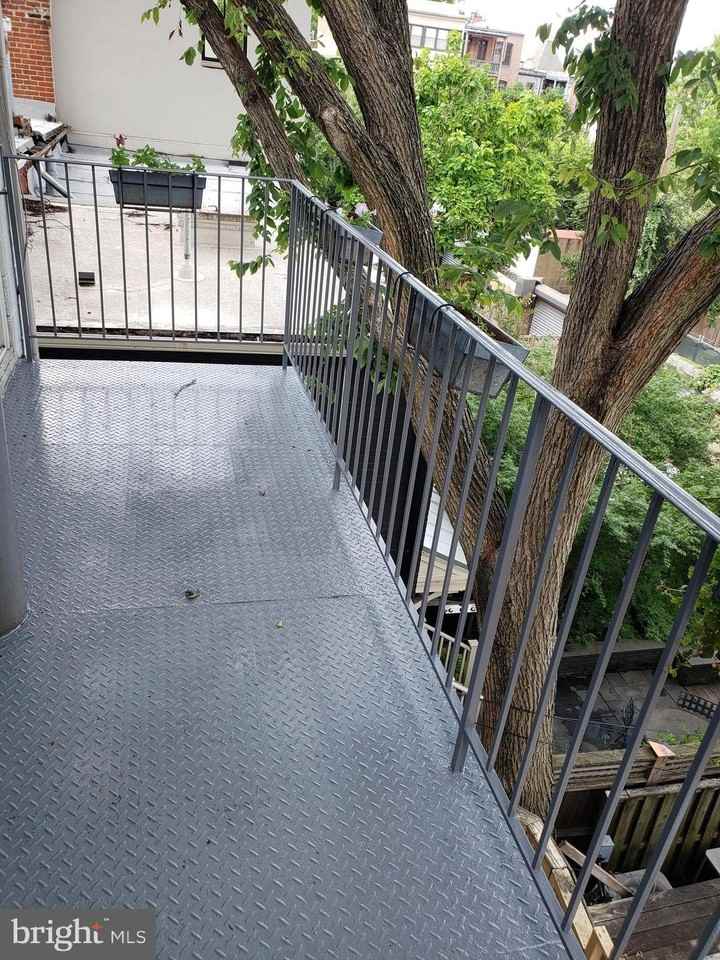 1503 Swann St Nw Apt B #B - Photo 5 of 10