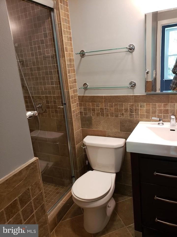 1503 Swann St Nw Apt B #B - Photo 6 of 10