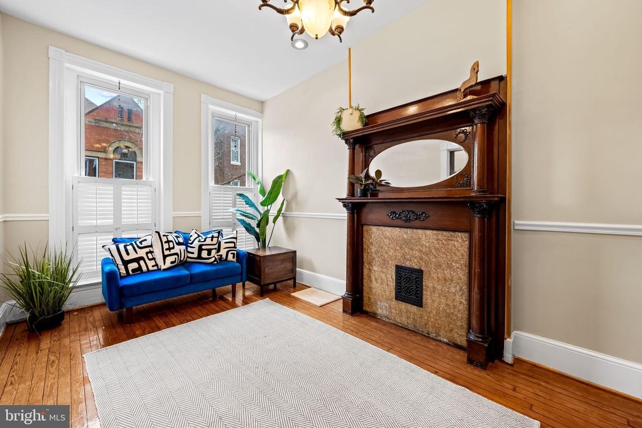 1402 Light St - Photo 5 of 50