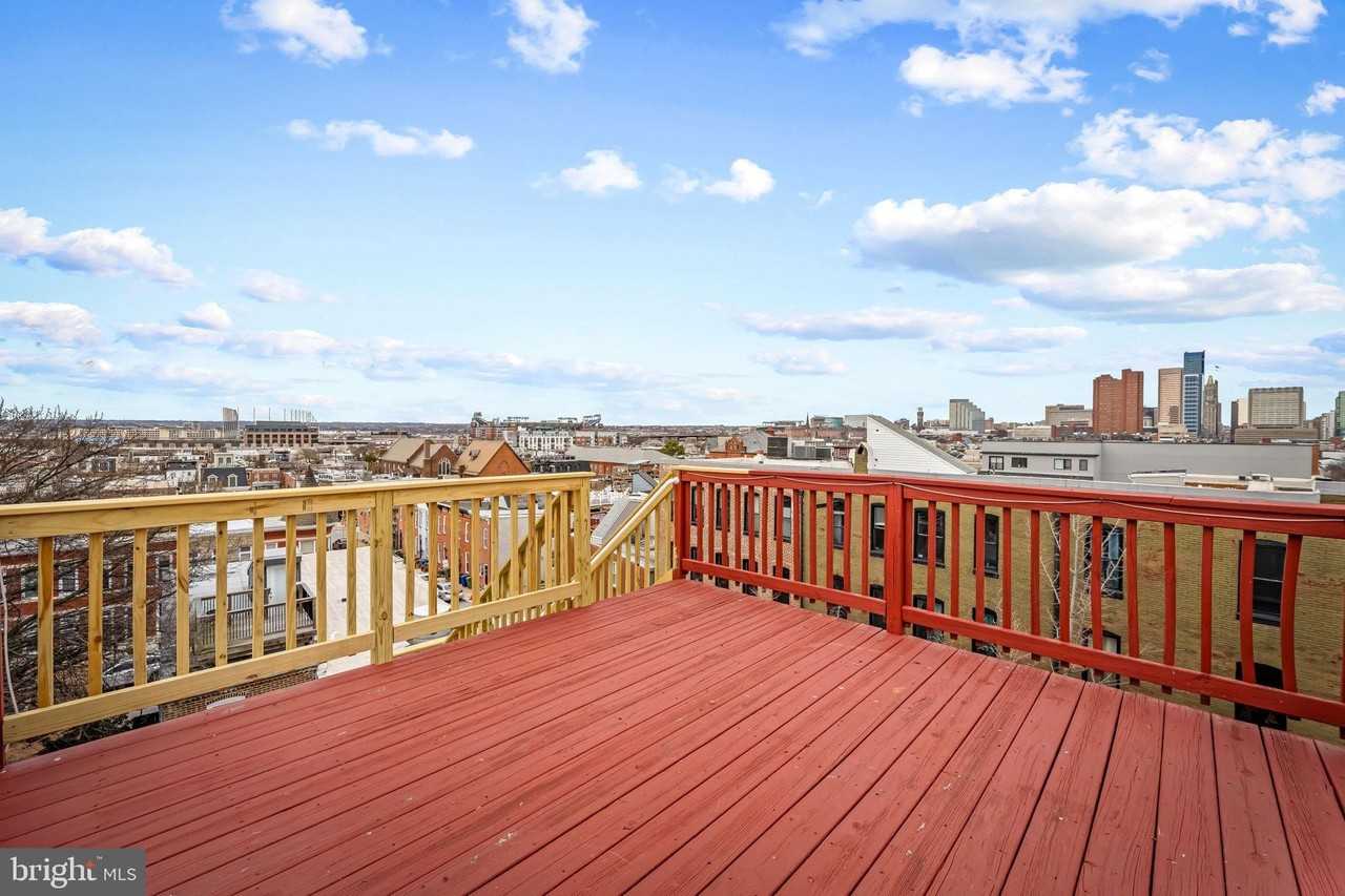 1402 Light St - Photo 2 of 50