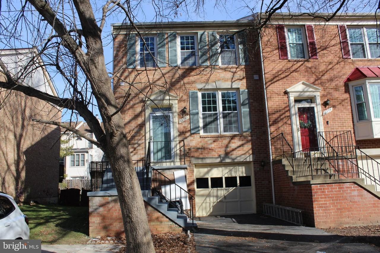 13252 Copland Ct - Photo 2 of 50