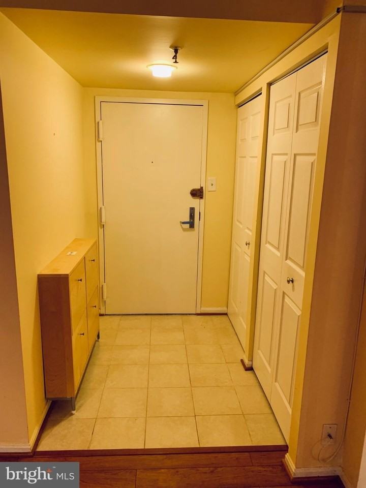 7401 Westlake Ter Apt 610 #610 - Photo 5 of 39