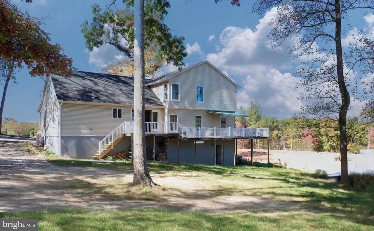 9216 Crandall Rd - Photo 2 of 8