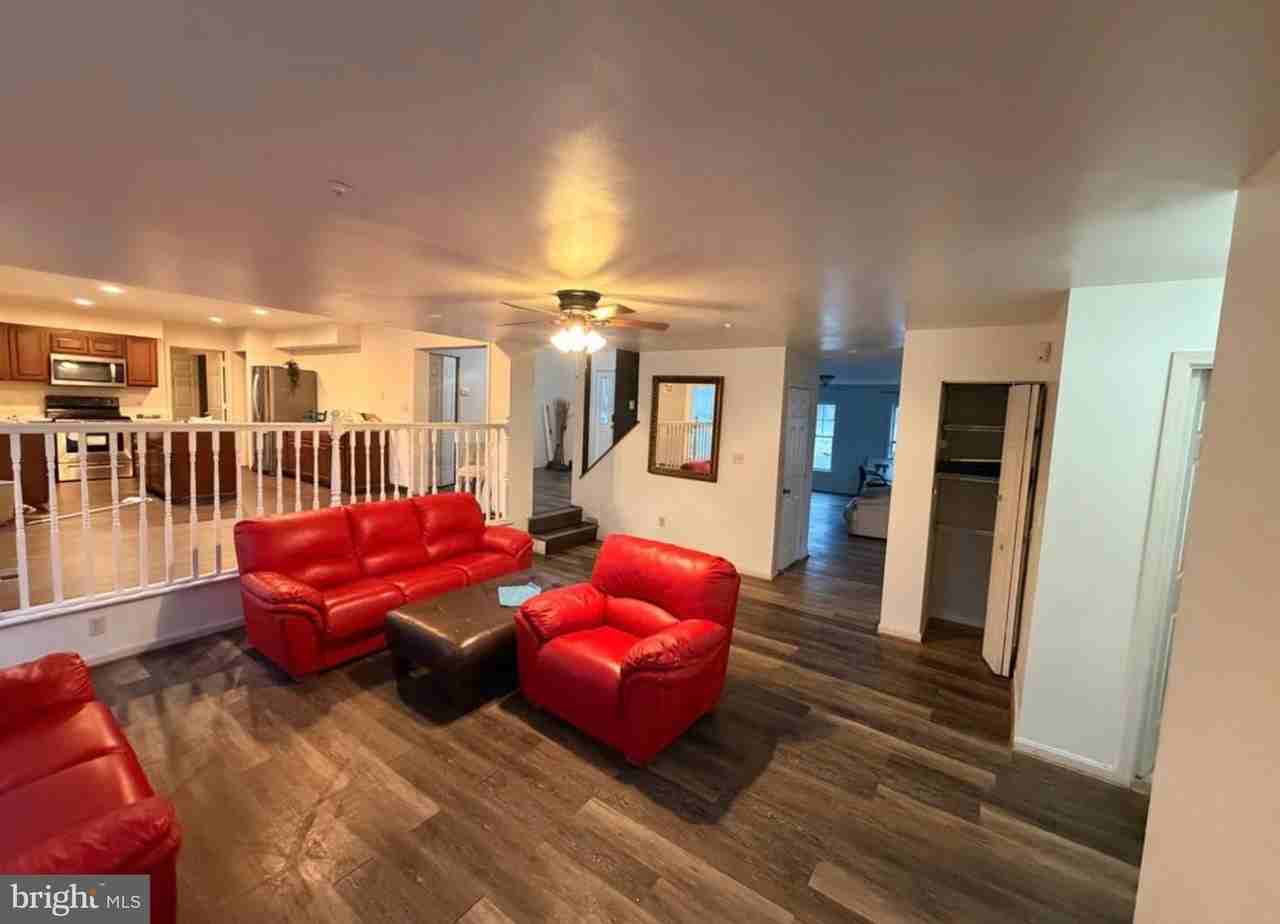 9216 Crandall Rd - Photo 4 of 8