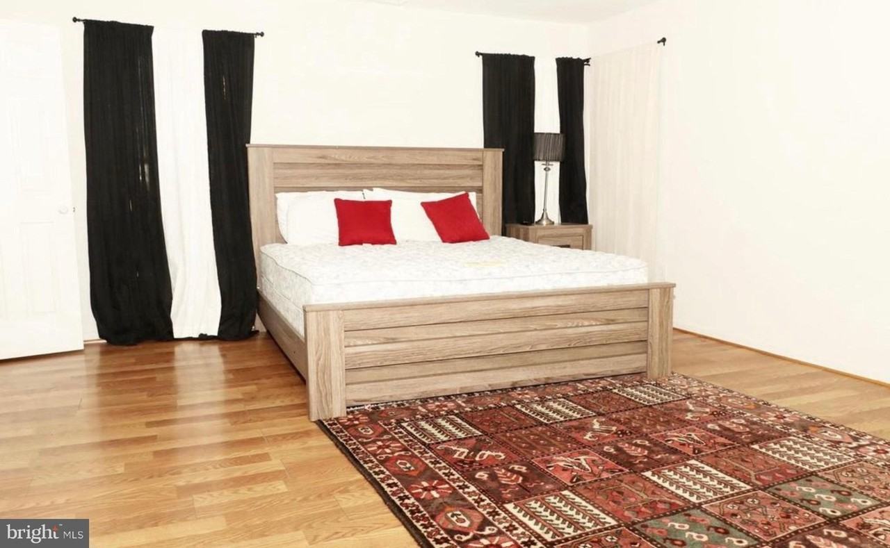 9216 Crandall Rd - Photo 7 of 8