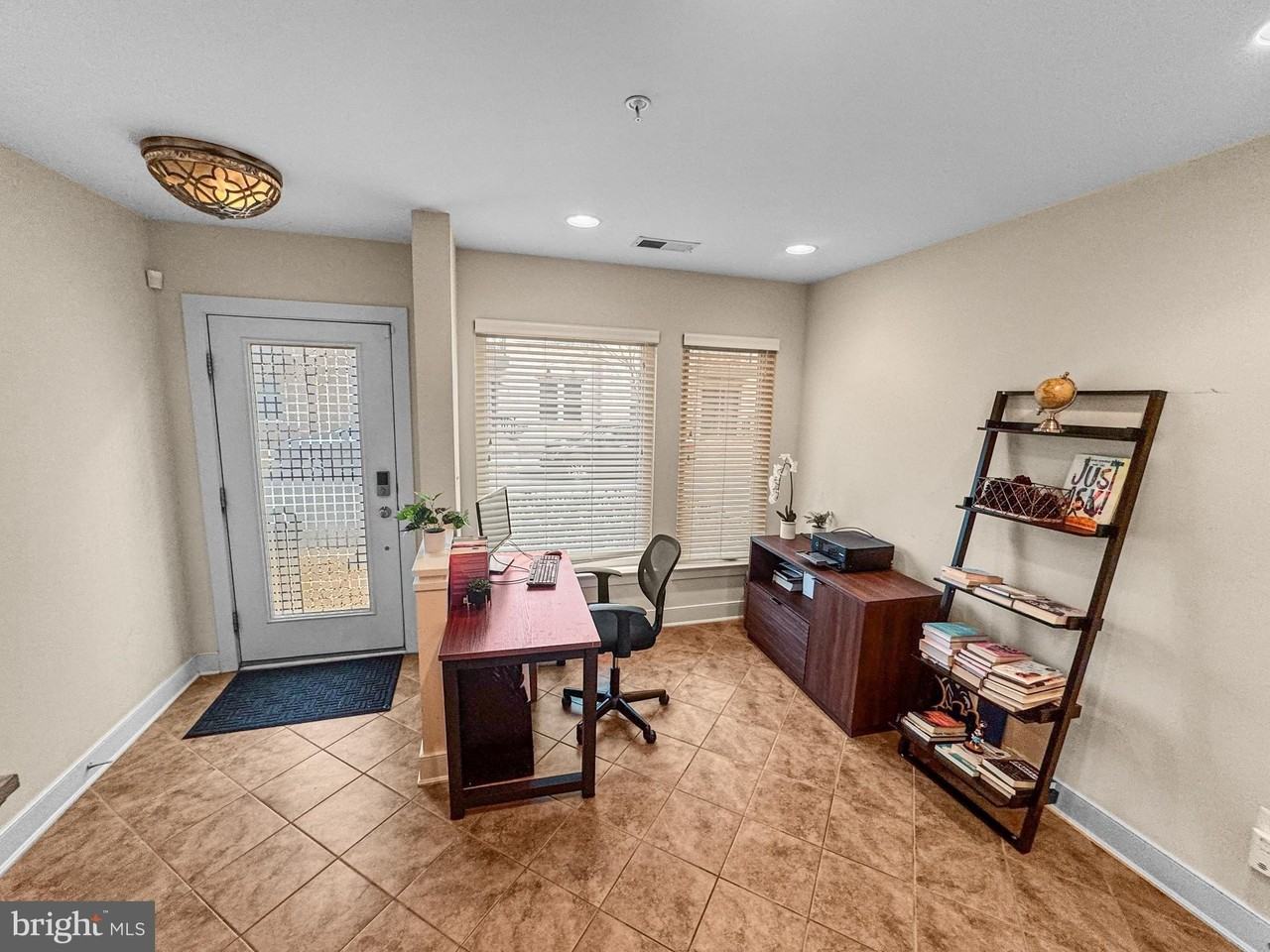 5610 45th Ave - Photo 2 of 24