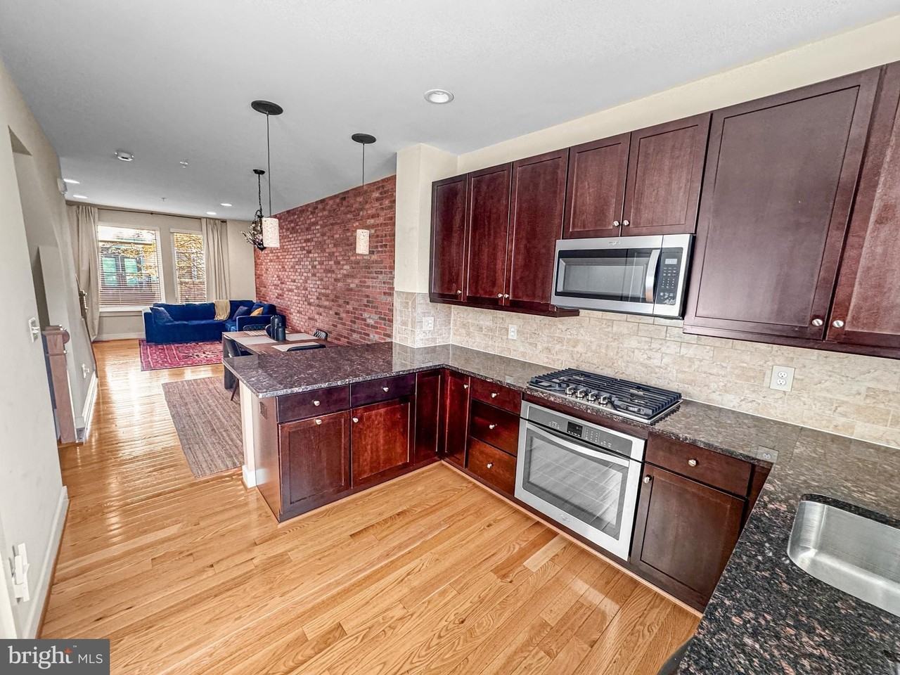 5610 45th Ave - Photo 7 of 24