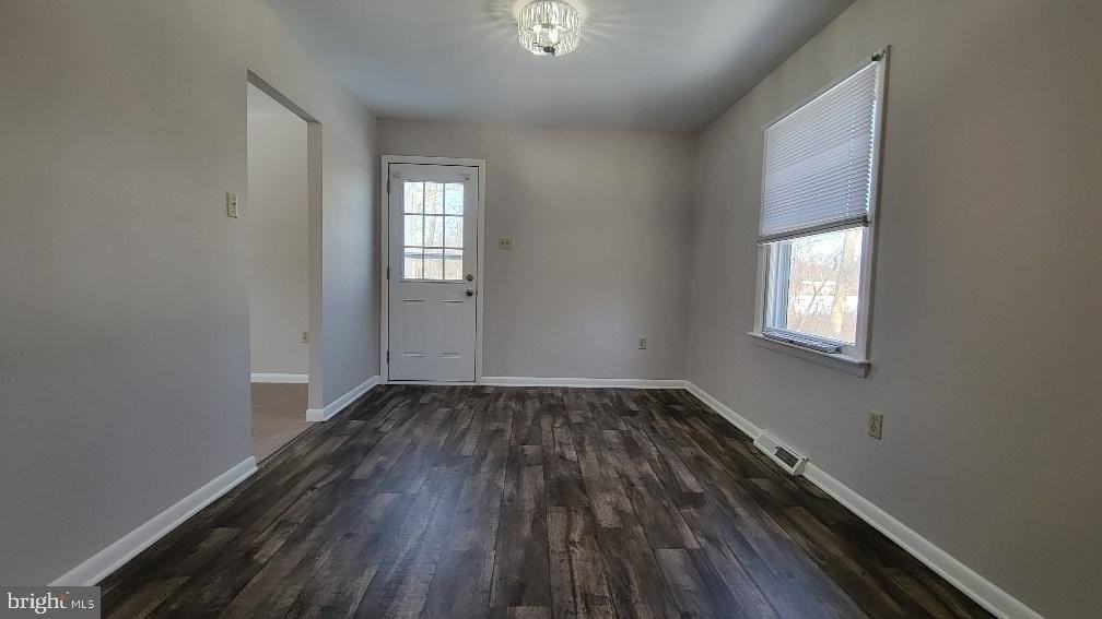 216 Brookside Ter - Photo 4 of 17