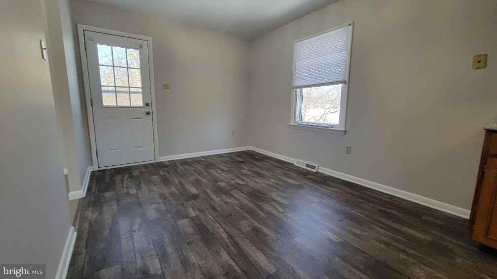 216 Brookside Ter - Photo 5 of 17