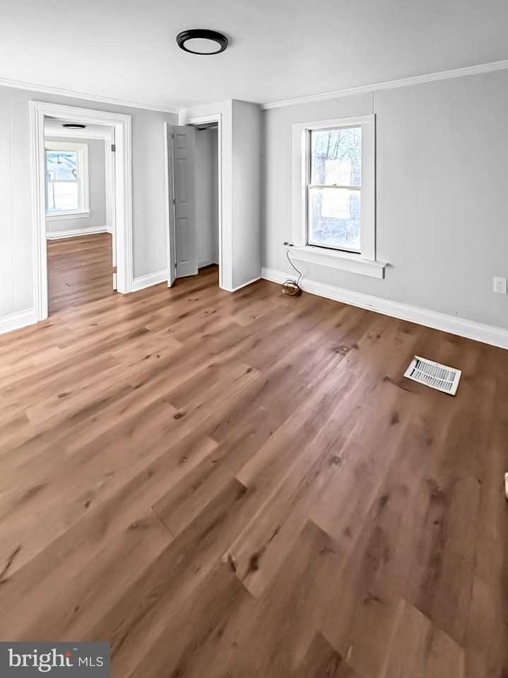 488/486 MCDOWELL Avenue - Photo 7 of 23