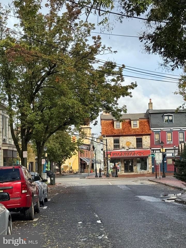 13 W Union St Apt 4 #4 - Photo 2 of 13