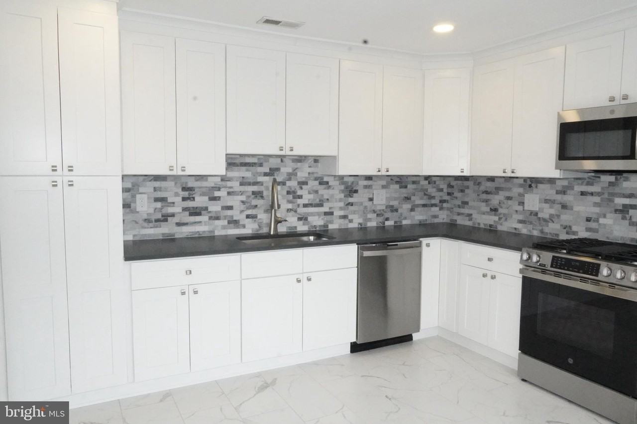 7308-B Normandy Dr - Photo 7 of 23