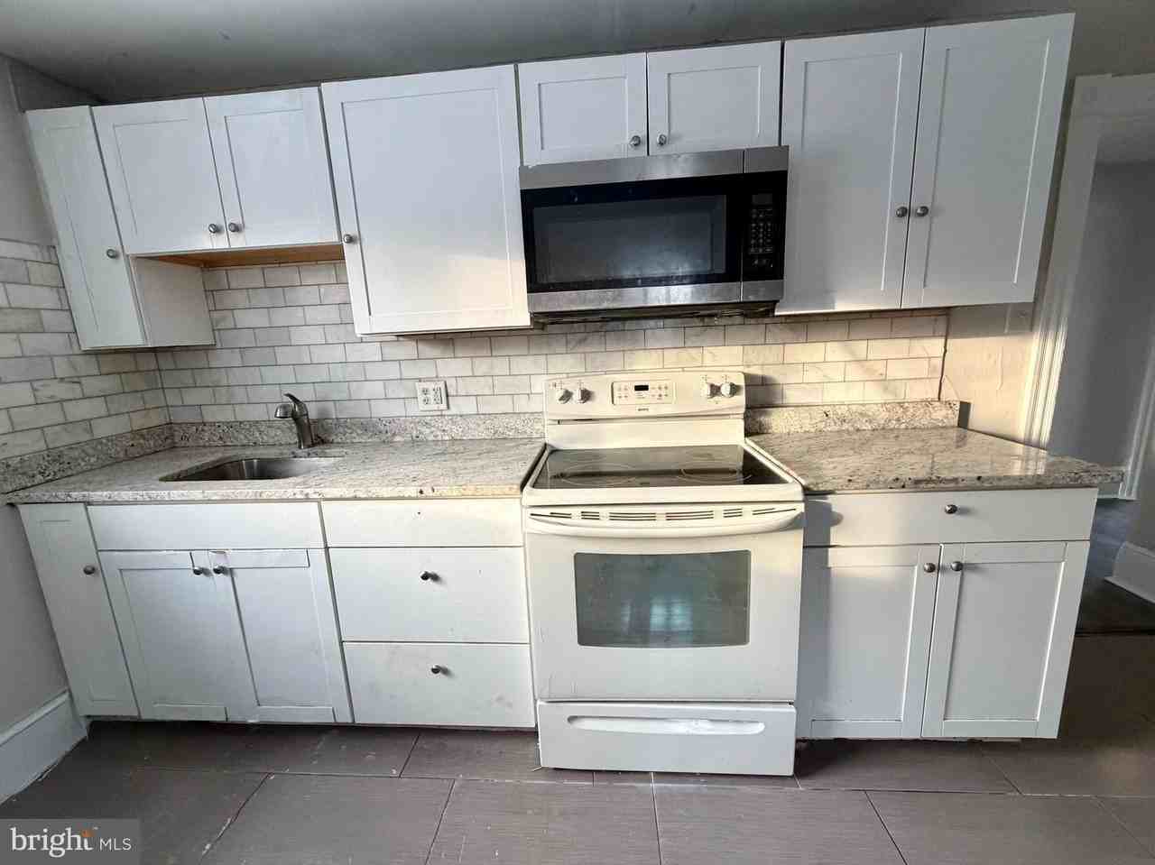 706 High St N Ste 2 #2 - Photo 3 of 10