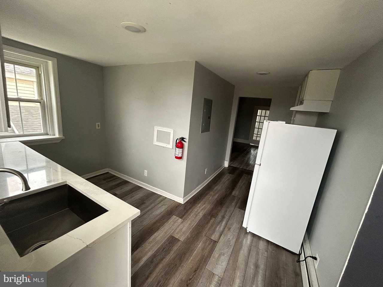 121 N Broad St Apt 6 #6 - Photo 3 of 4