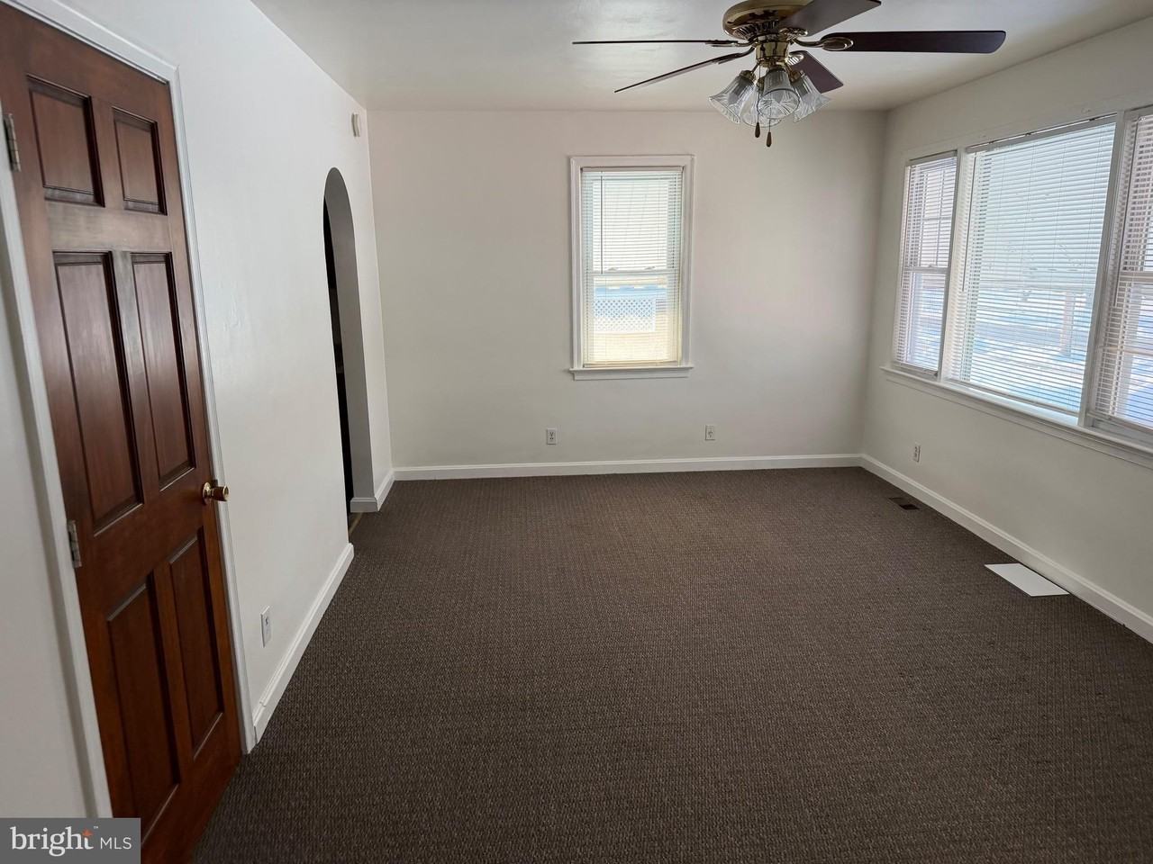 251 Summit Ave - Photo 3 of 19