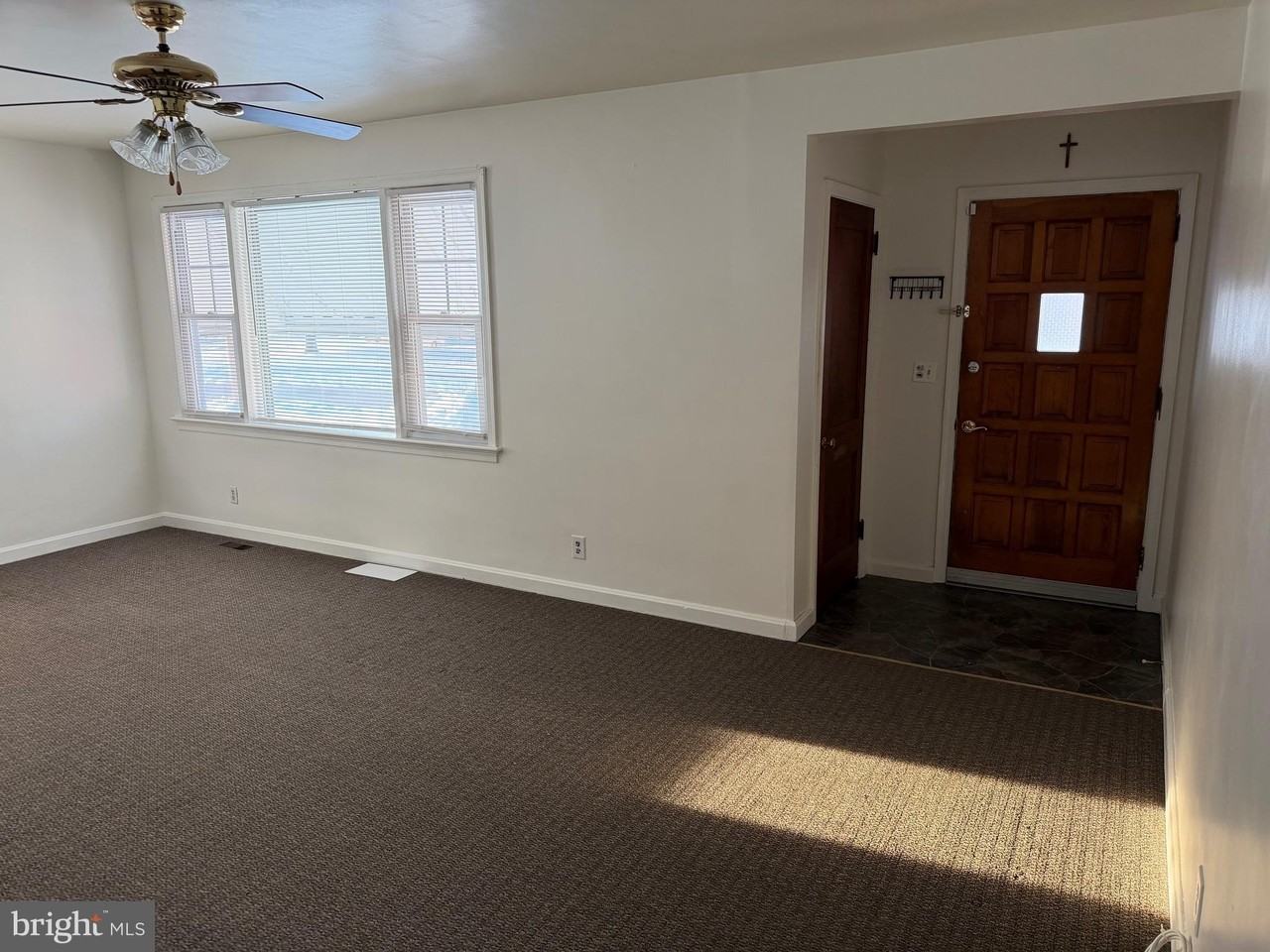 251 Summit Ave - Photo 4 of 19