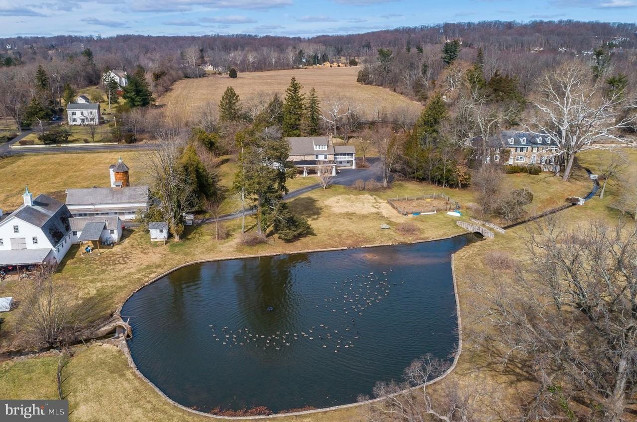 5453 York Rd - Photo 5 of 34