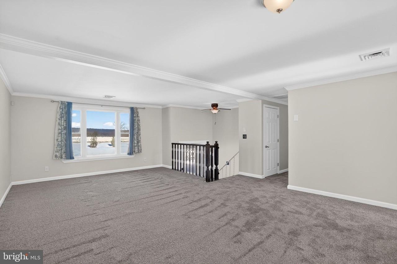 540 Martins Corner Rd - Photo 5 of 33