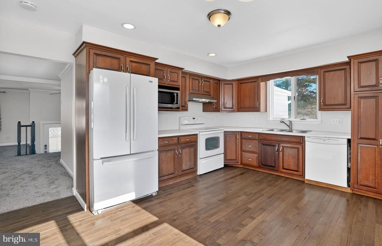 540 Martins Corner Rd - Photo 6 of 33