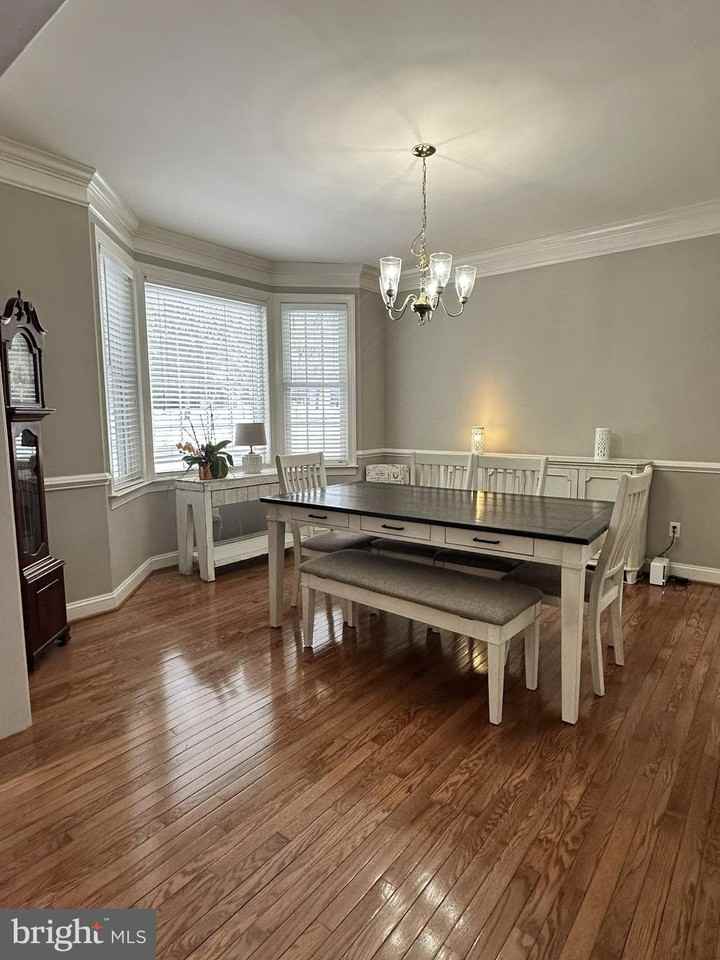 204 Windham Dr - Photo 4 of 38