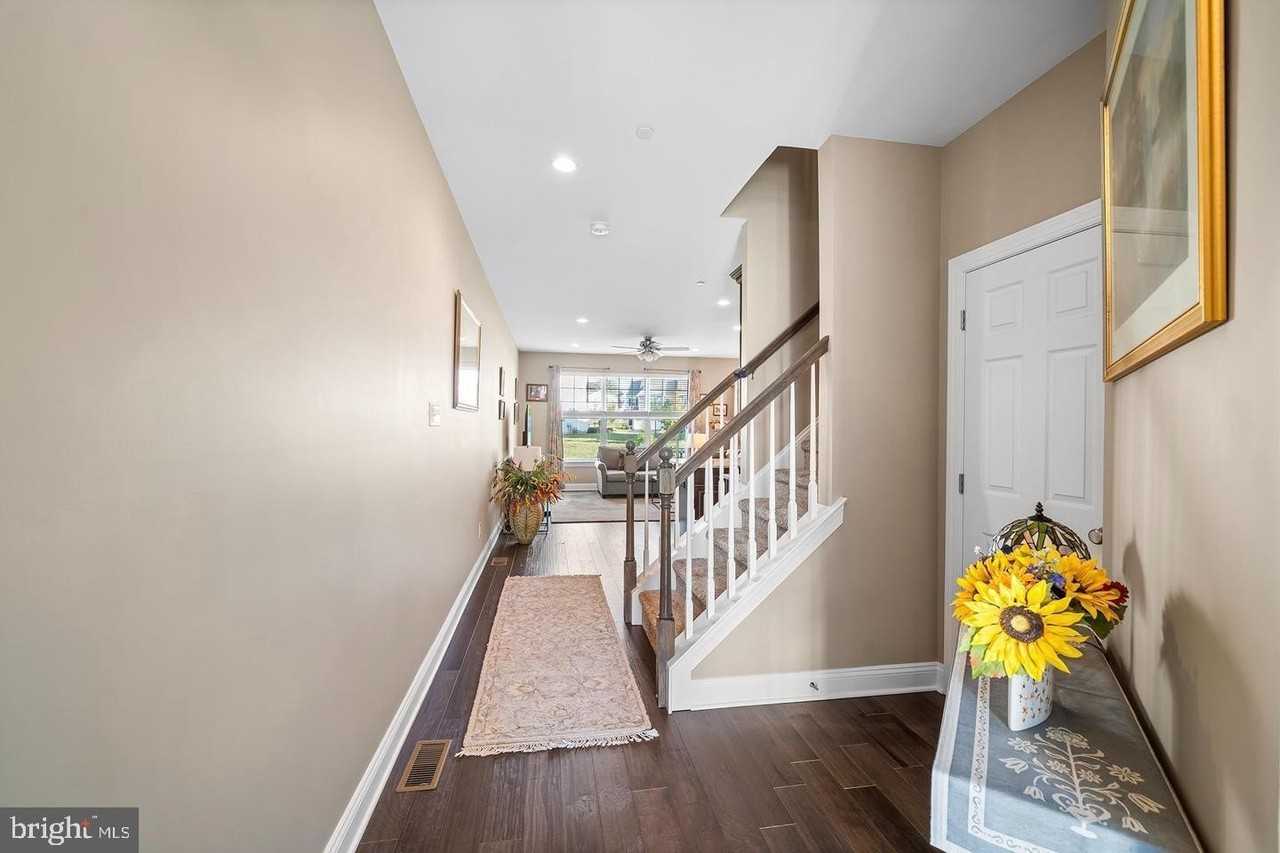 317 Ridgewood Dr - Photo 4 of 35