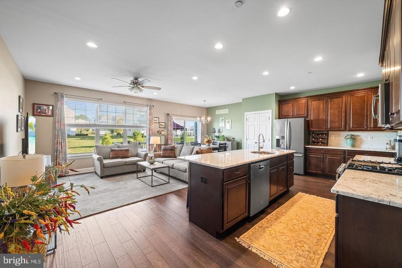 317 Ridgewood Dr - Photo 6 of 35