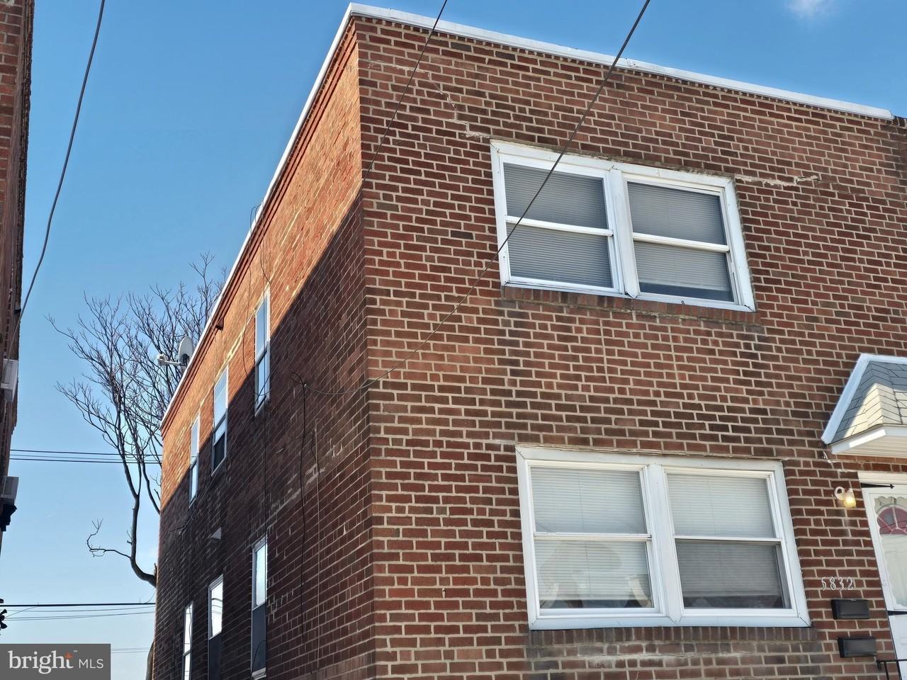 5832 N Mascher St - Photo 2 of 37