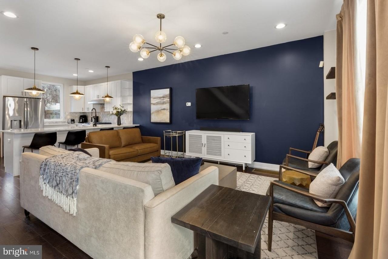 2707 W Stiles St - Photo 5 of 43