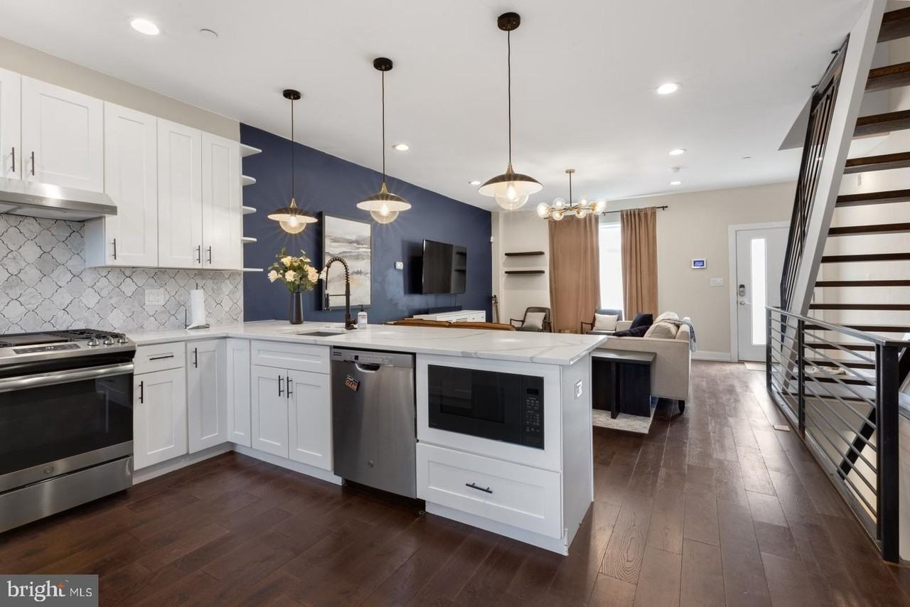 2707 W Stiles St - Photo 7 of 43