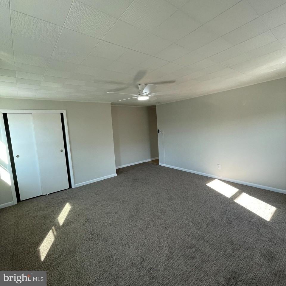 2721 E Somerset St 3rd Fl #3rdFL - Photo 4 of 10