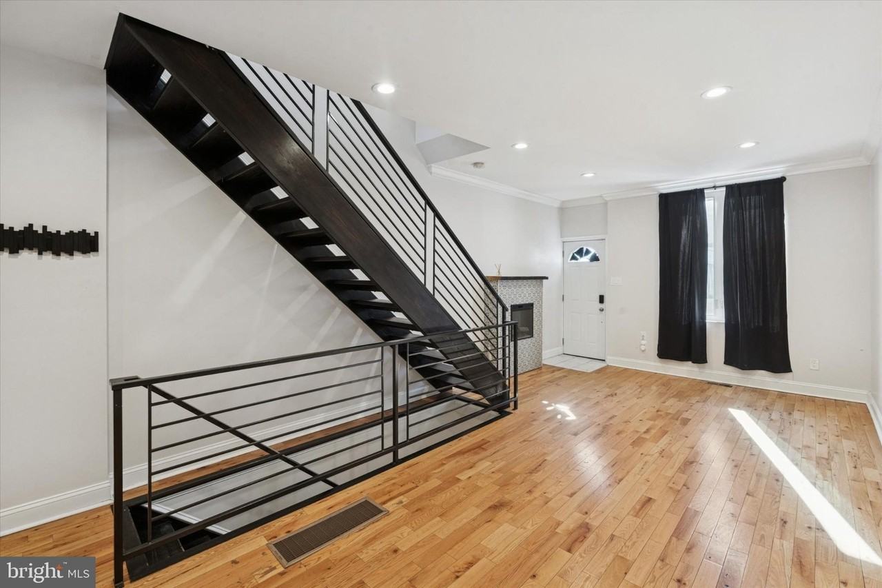 2527 Ingersoll St - Photo 4 of 15