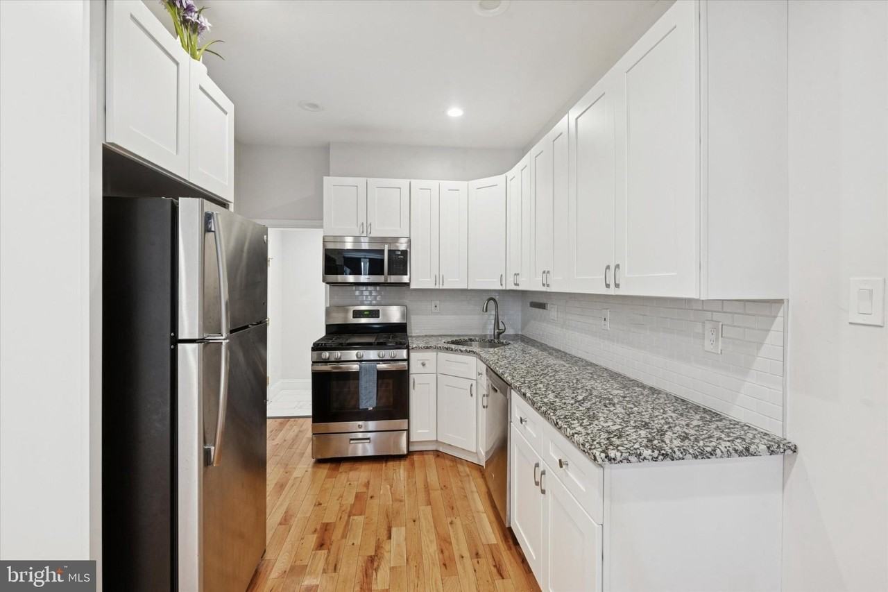 2527 Ingersoll St - Photo 5 of 15