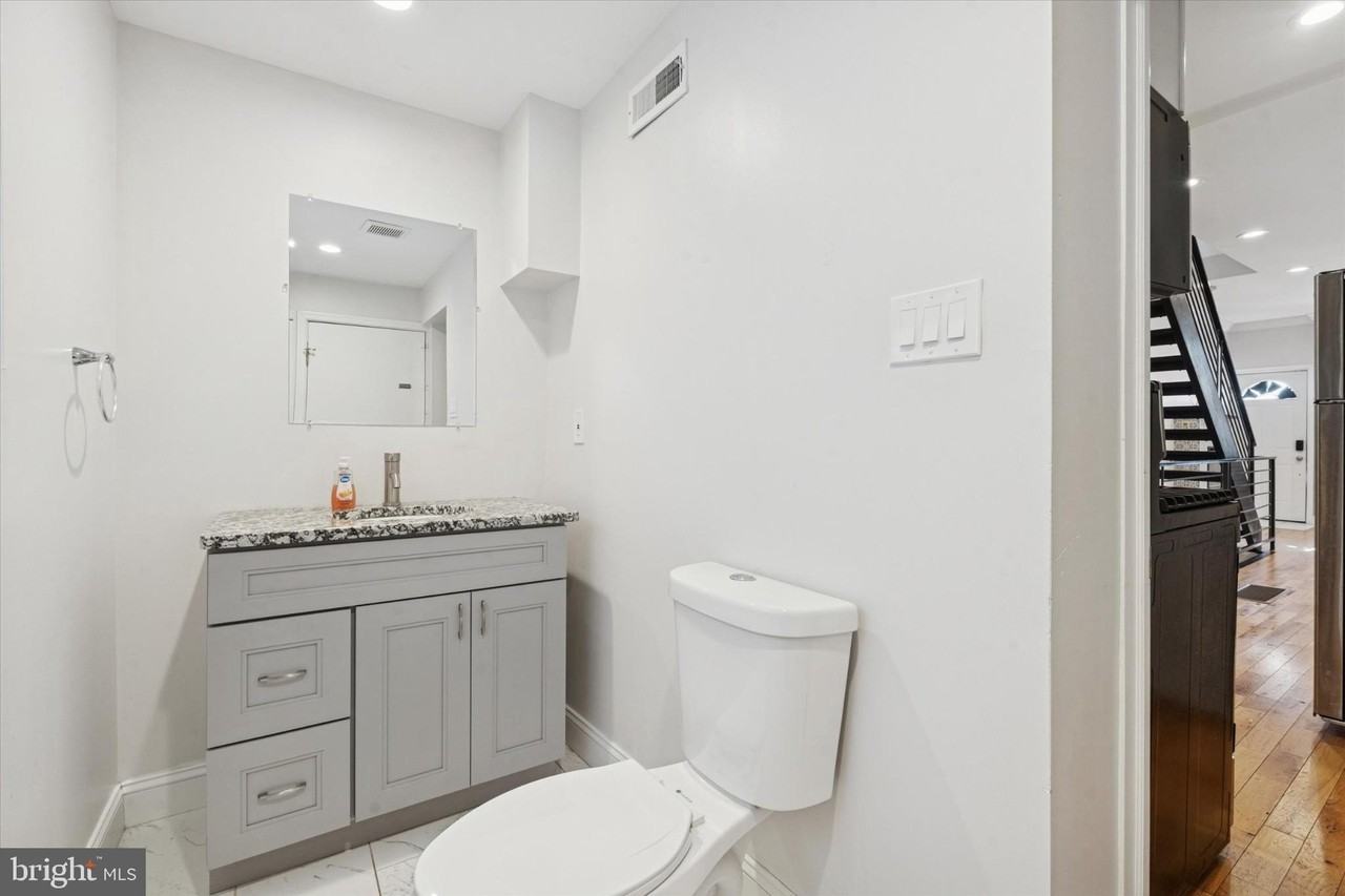 2527 Ingersoll St - Photo 6 of 15