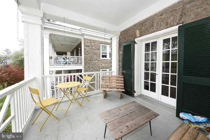 427 W Sedgwick St Apt C #C - Photo 3 of 13