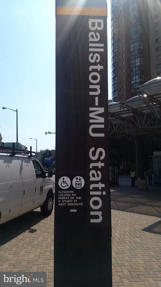 1188 N Utah St - Photo 3 of 12