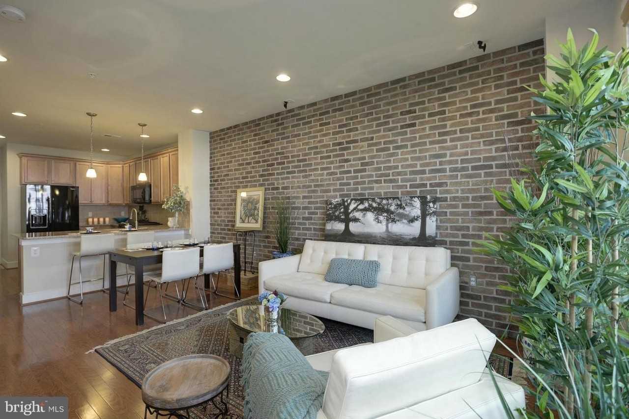 2009 Richmond Hwy Unit 101 #101 - Photo 3 of 24