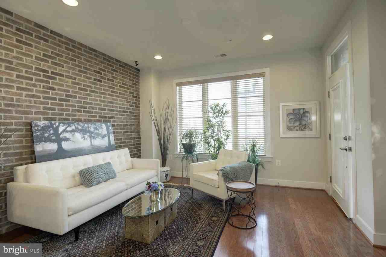 2009 Richmond Hwy Unit 101 #101 - Photo 4 of 24