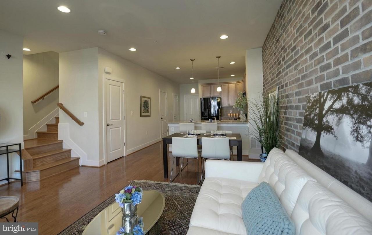 2009 Richmond Hwy Unit 101 #101 - Photo 7 of 24