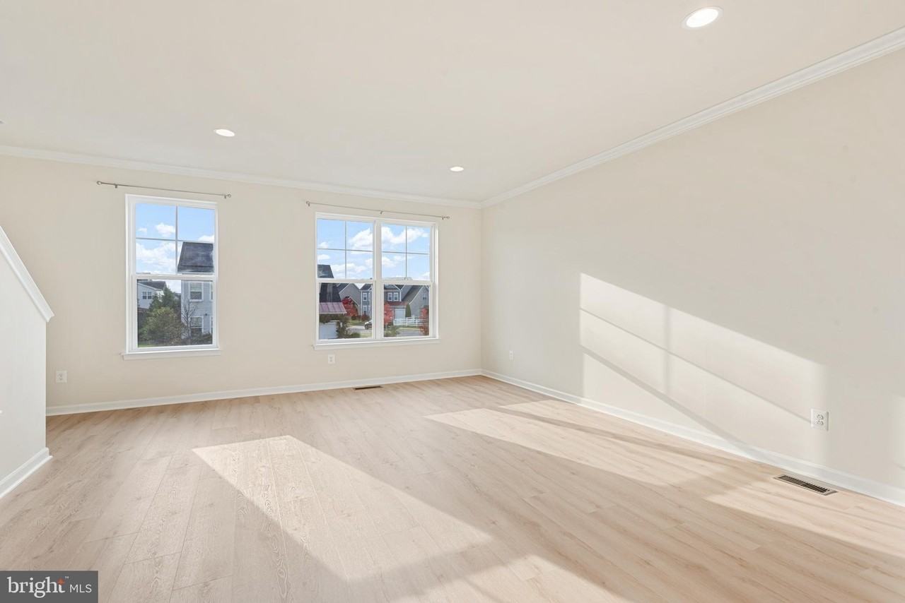 139 Blackford Dr - Photo 3 of 28