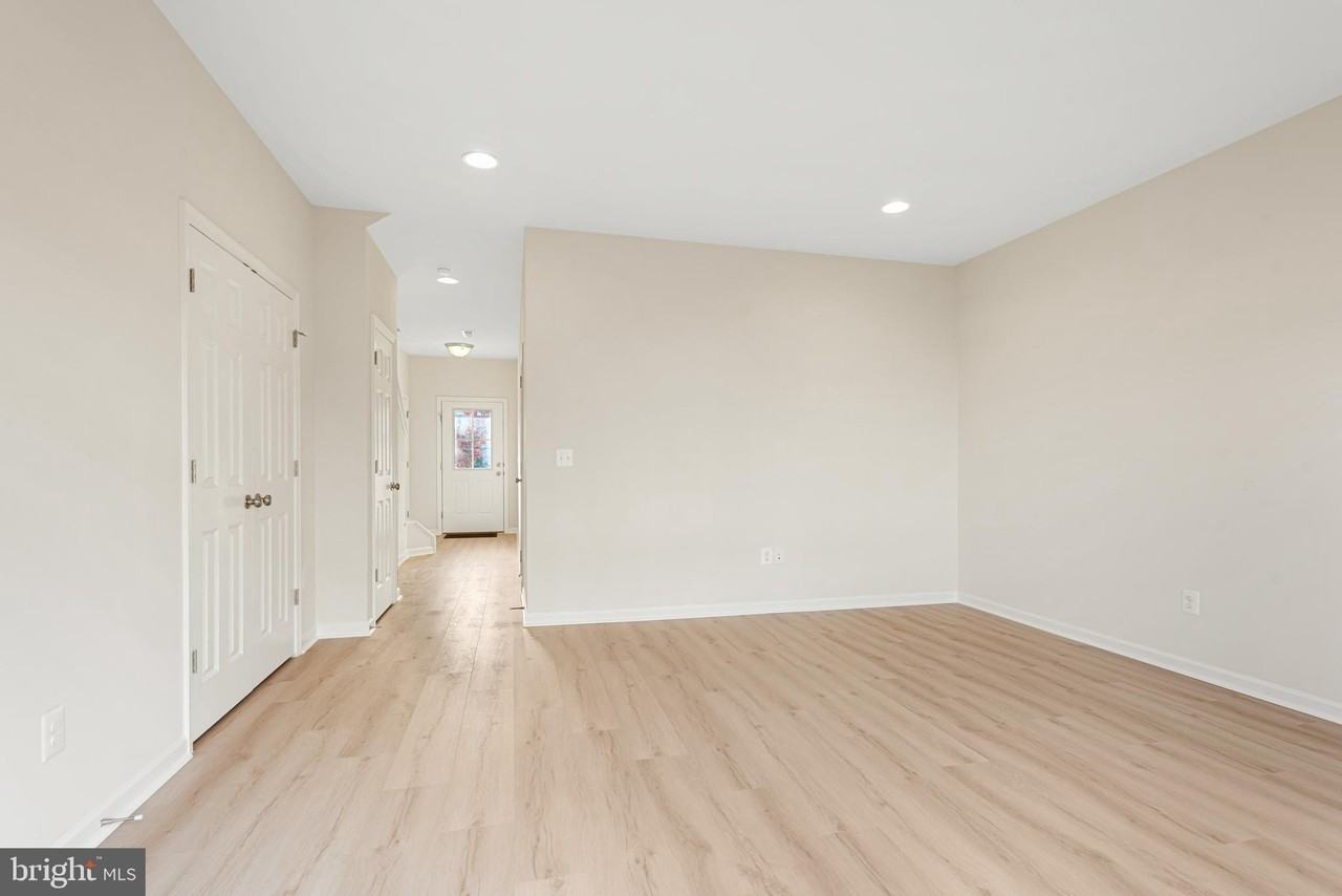 139 Blackford Dr - Photo 2 of 24