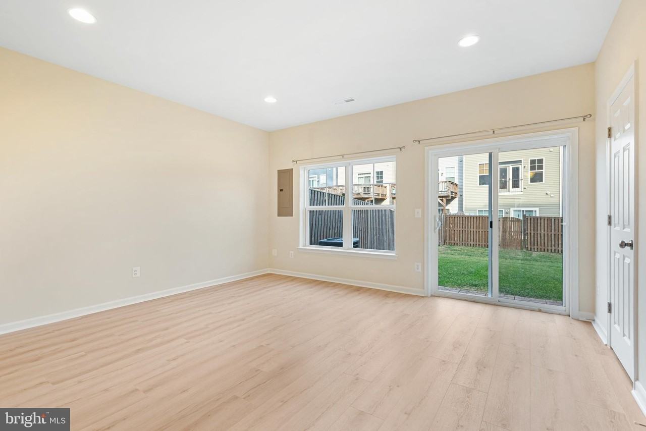 139 Blackford Dr - Photo 3 of 24