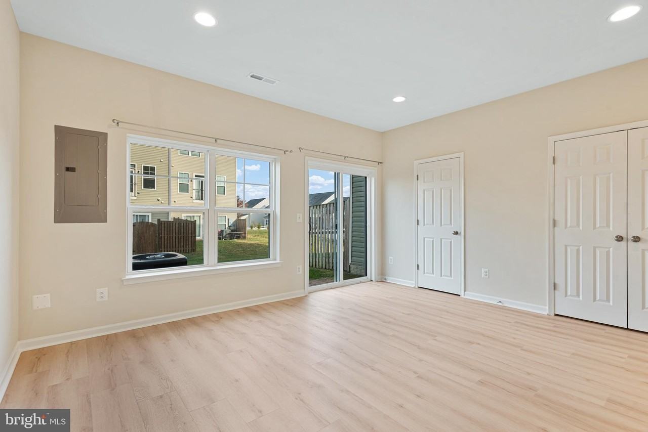 139 Blackford Dr - Photo 4 of 24