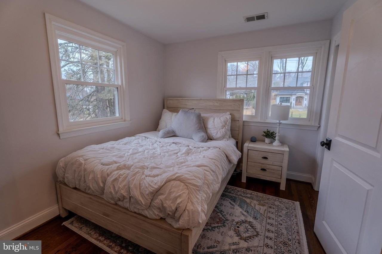 308 Old Courthouse Rd Ne - Photo 3 of 33