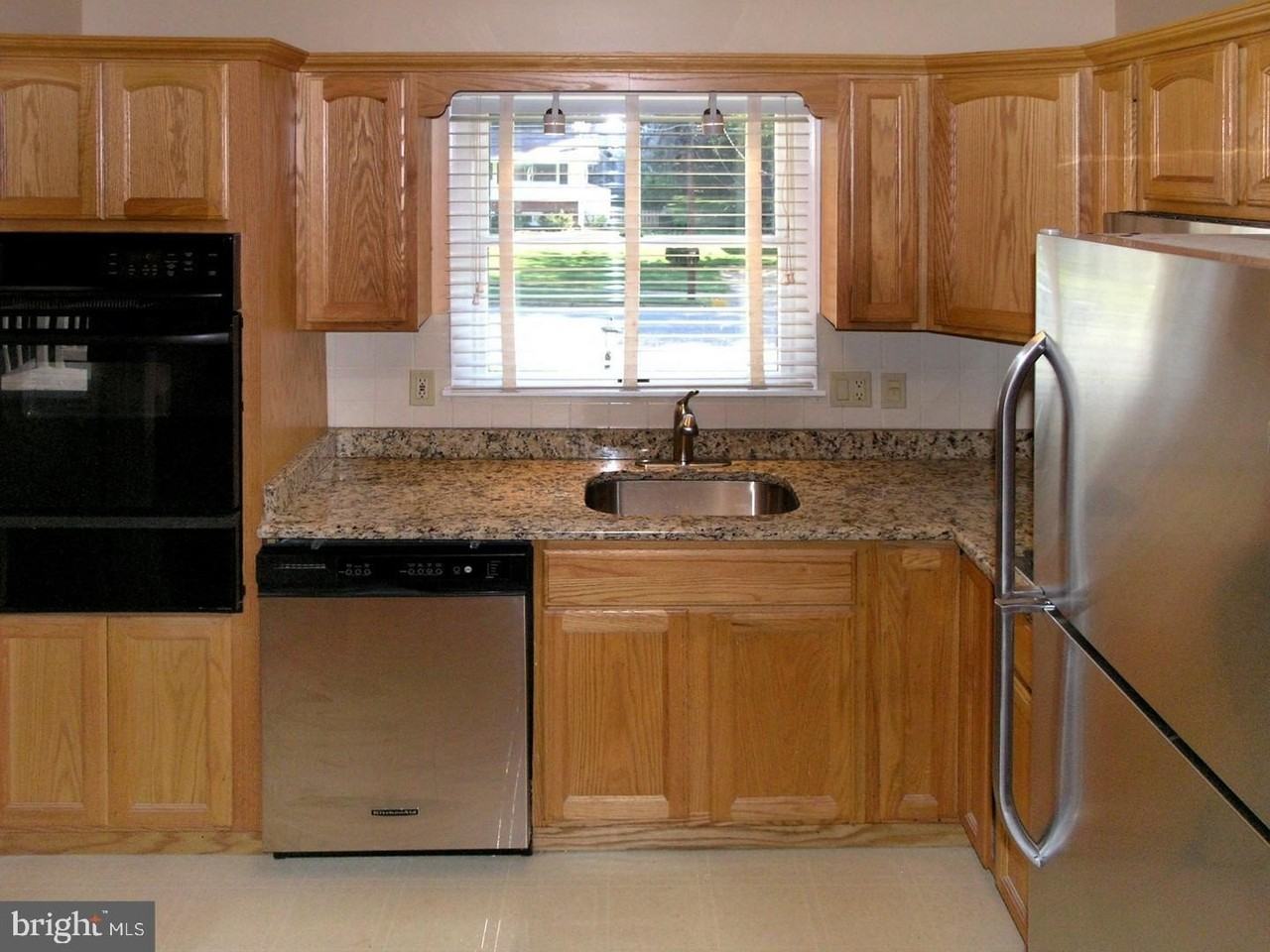 2626 Bowling Green Dr - Photo 5 of 34