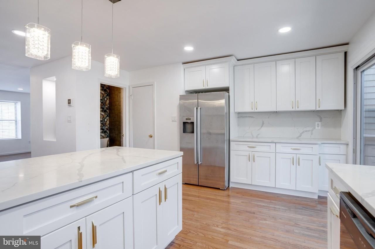 5809 Waterdale Ct - Photo 6 of 29