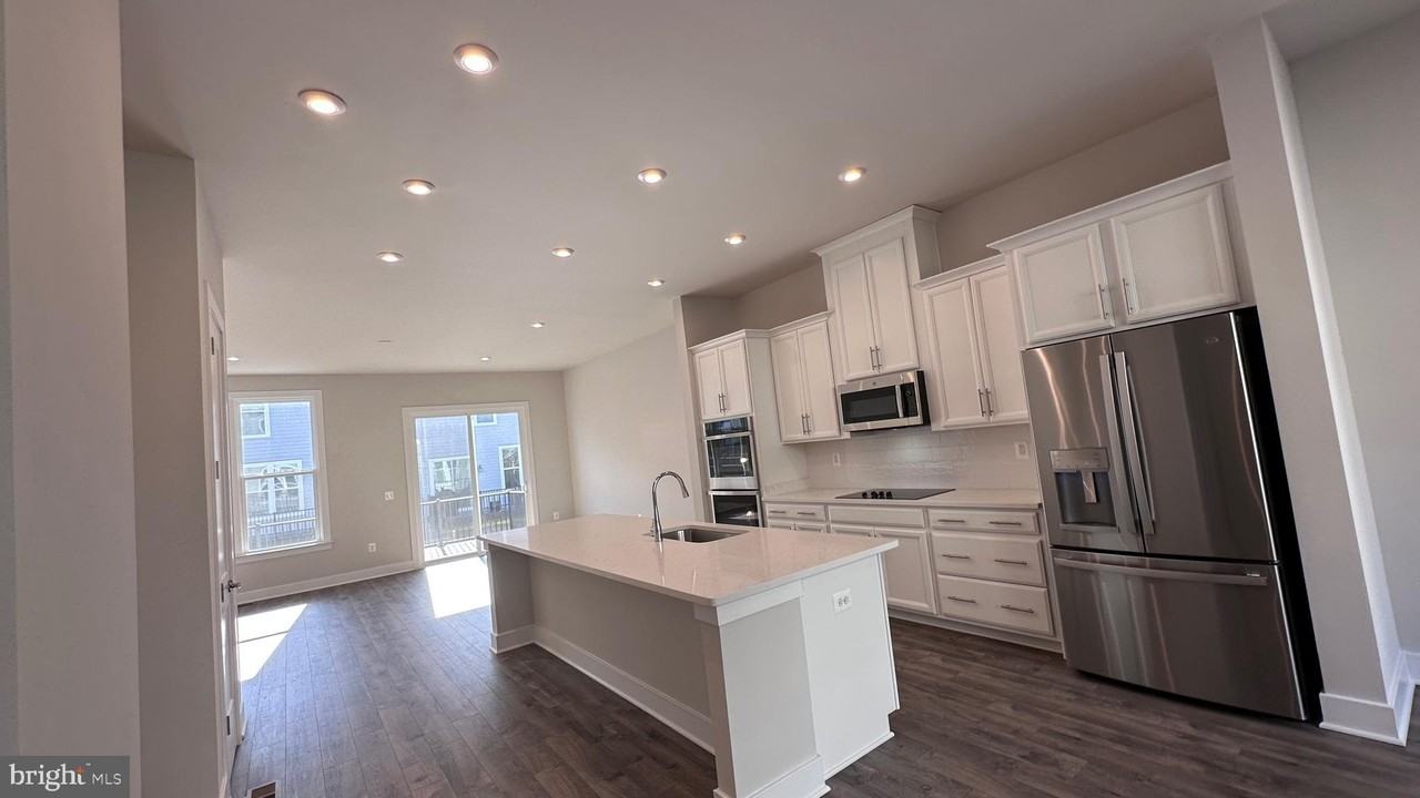 2453 Liberty Loop - Photo 3 of 26