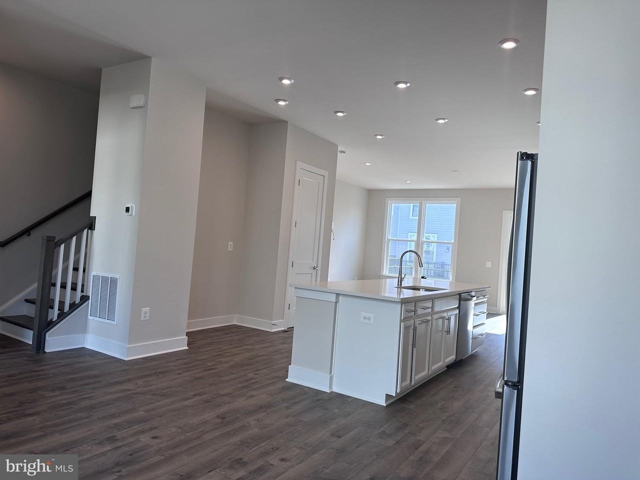 2453 Liberty Loop - Photo 6 of 26