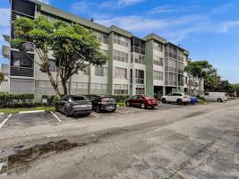 featured image of 2771 Taft St #409